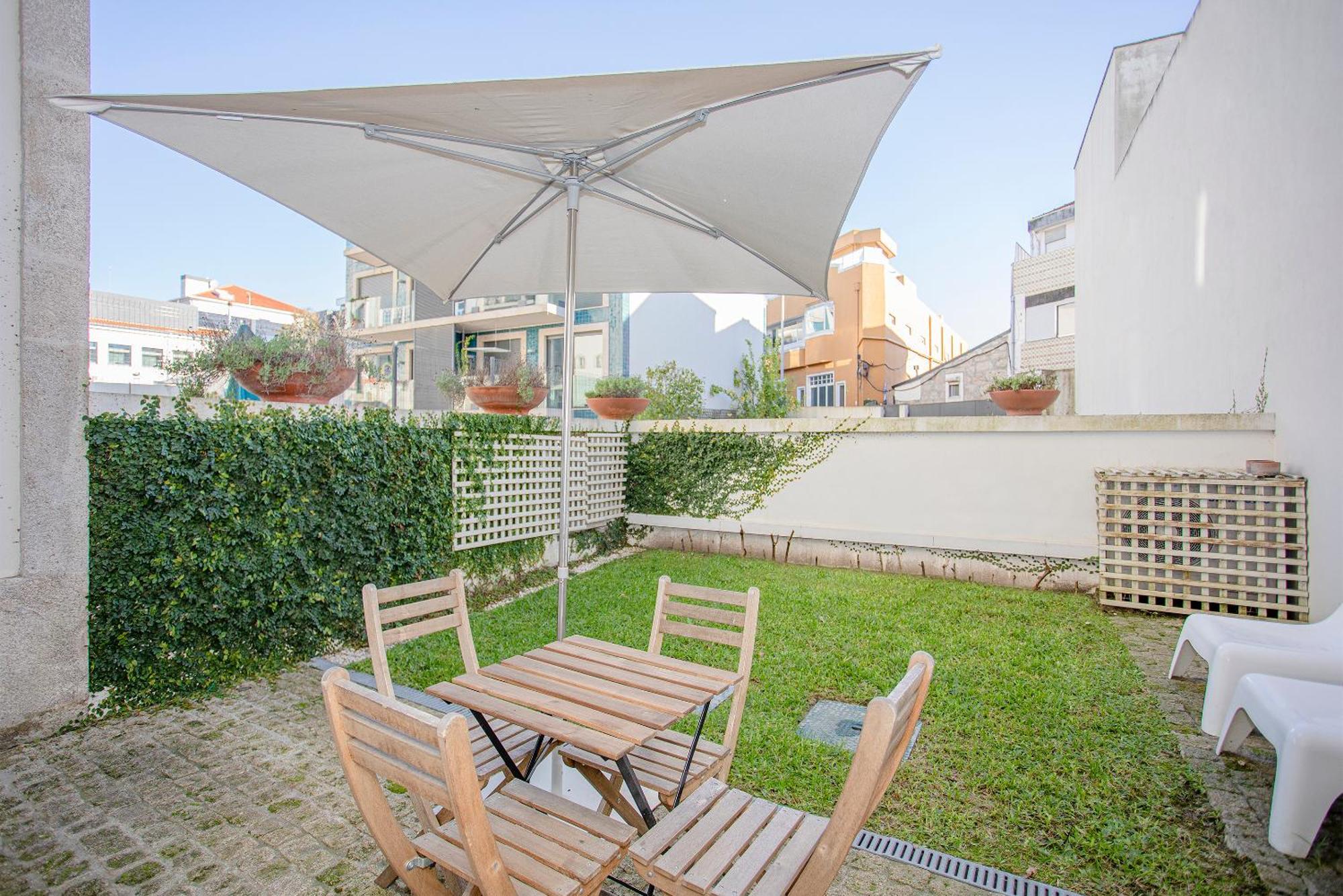 Ferienwohnung Liiiving In Porto - Garden Light Mezzanine Exterior foto