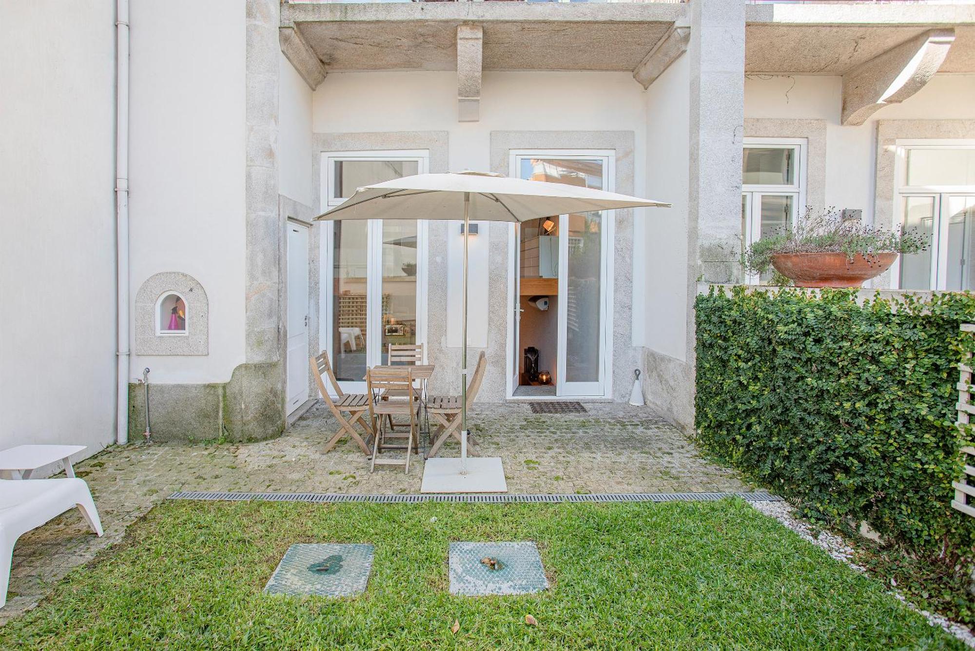 Ferienwohnung Liiiving In Porto - Garden Light Mezzanine Exterior foto